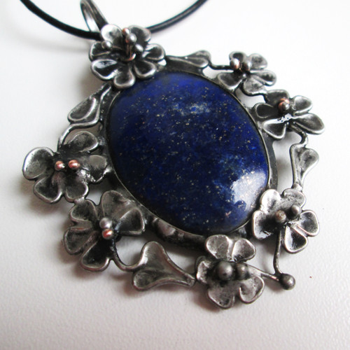 Lapis lazuli s kvítky — foto 1