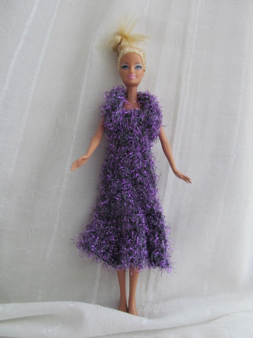 Fialová souprava na Barbie — foto 1