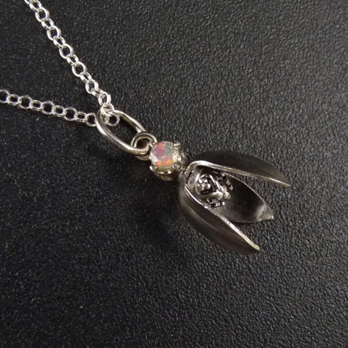 Opálová sněženka..amulet — foto 1