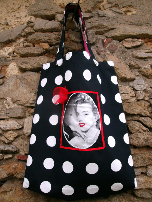 Taštice - Marylin in black dots - actor — foto 1