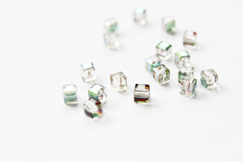 5ks - Skleněná broušená krychle - 4 mm — foto 1