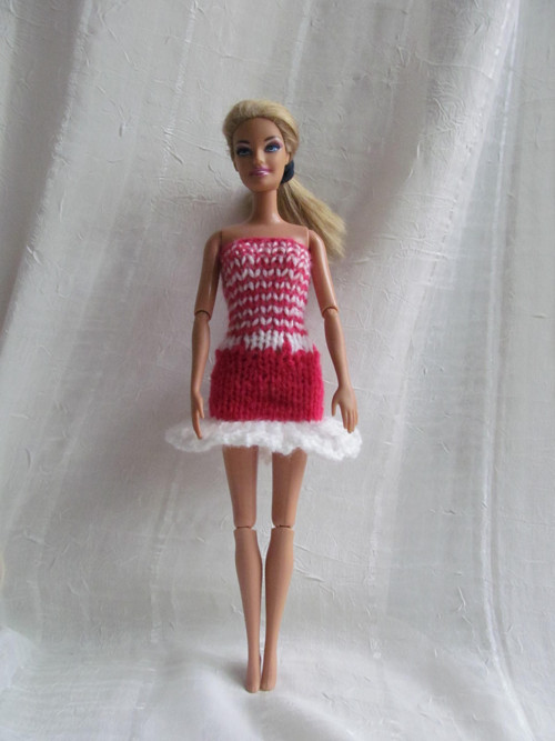 Elegantní šatičky pro Barbie