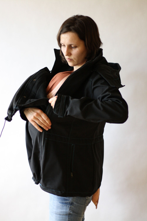 Prošívaná softshell bunda pro nošení dětí — foto 1