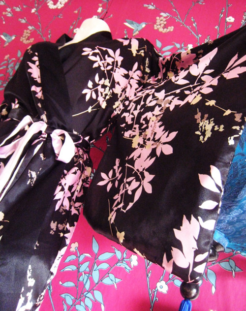 Saténové kimono - kabátek — foto 1