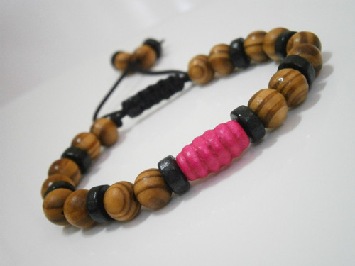 Dřevěný přírodní náramek (macramé) — foto 1