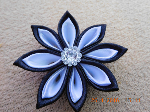 Brož kytička - kanzashi