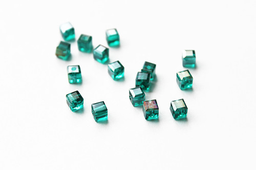 6ks - Skleněná broušená krychle - 4 mm — foto 1