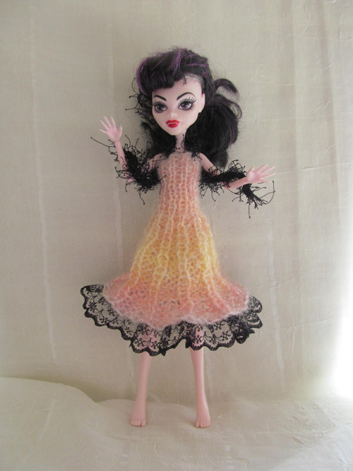 Šatičky na Monster High — foto 1