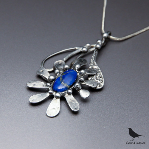 Kopretinka malá (Lapis lazuli) - náhrdelník — foto 1