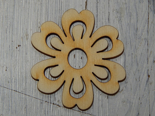 Dřevěný výřez, jarní květ, průměr 5,8 cm