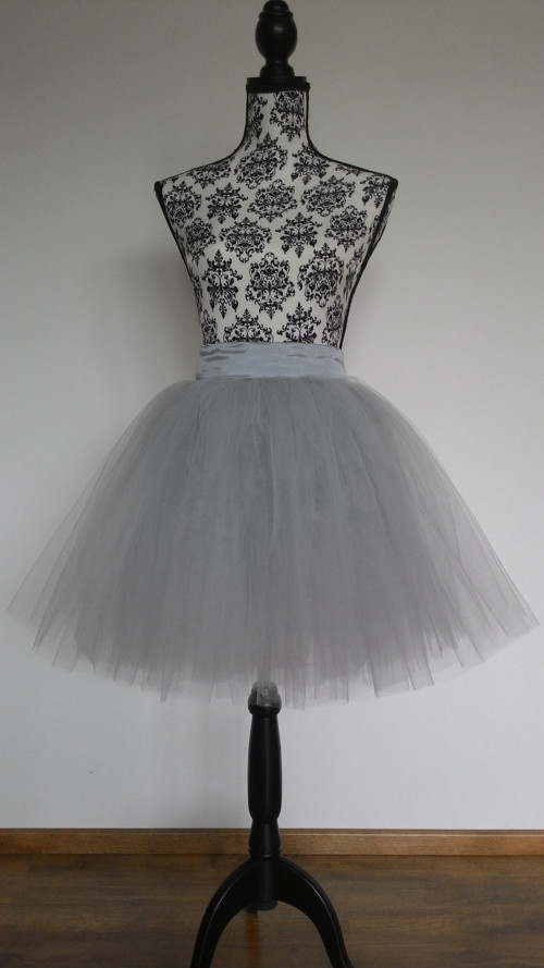 Světle šedá tylová sukně "Snowflake" — foto 1