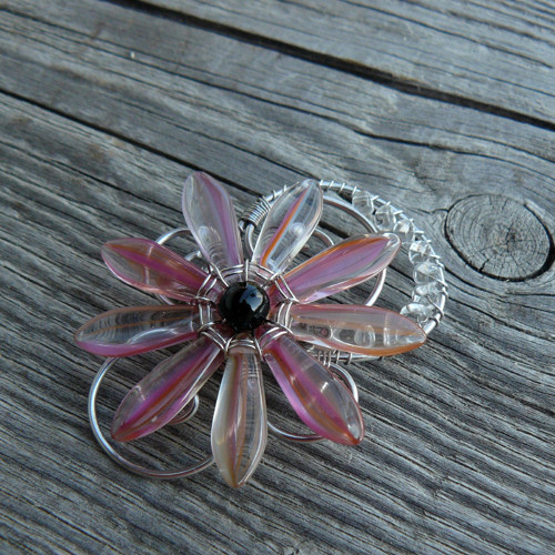 Žíhaný kvítek - brož