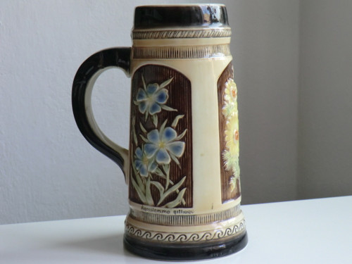 Bohatě zdobený korbel na pivo (výška 21 cm)