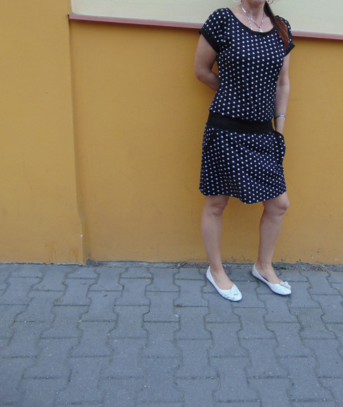 Šaty puntíčkové-kr.rukáv