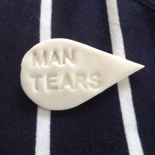 MAN TEARS porcelánová brož slza