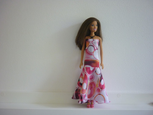 Šaty na panenku Barbie — foto 1
