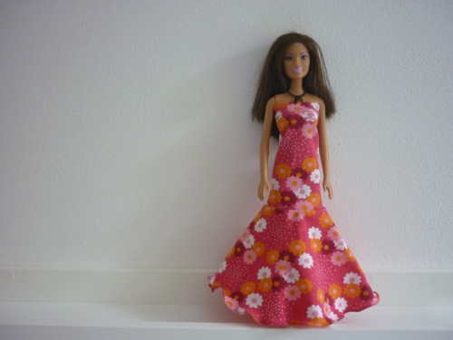 Šaty na panenku Barbie — foto 1