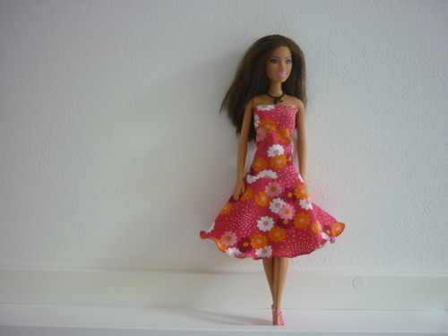 Šaty na panenku Barbie — foto 1