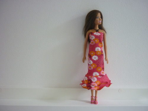 Šaty na panenku Barbie — foto 1