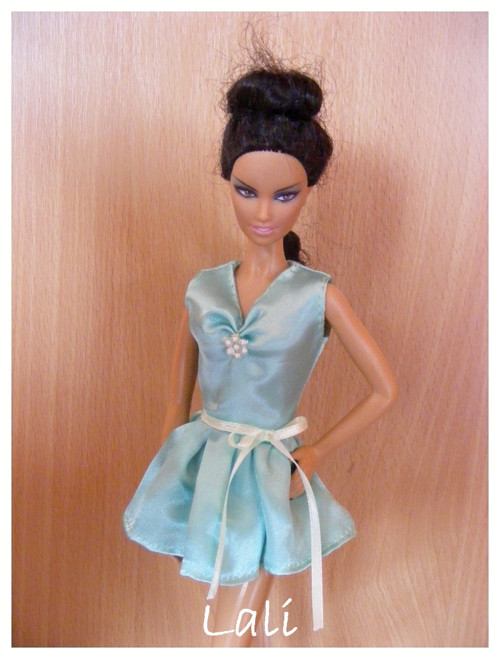 Zelené šaty pro Model Muse Barbie č. 9. — foto 1