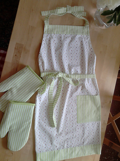 Sada zástěra + 2 chňapky - rezervace na objednávku — foto 1