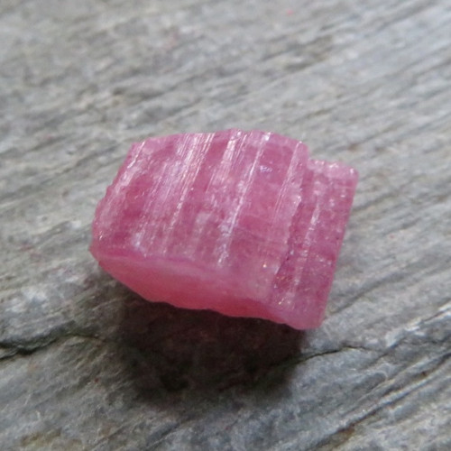 Rubelit -Brazílie; krystalek č.3 — foto 1