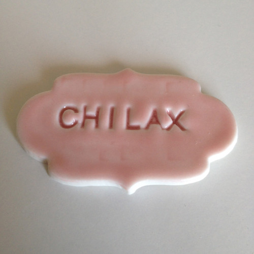 CHILAX porcelánová brož