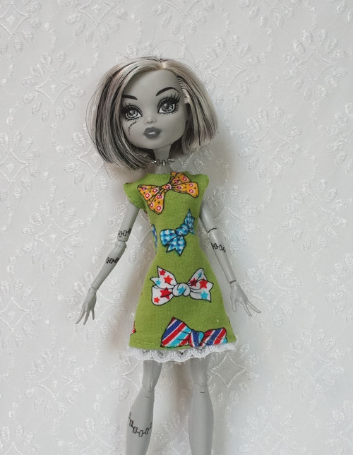 Letní šaty pro Monster High — foto 1