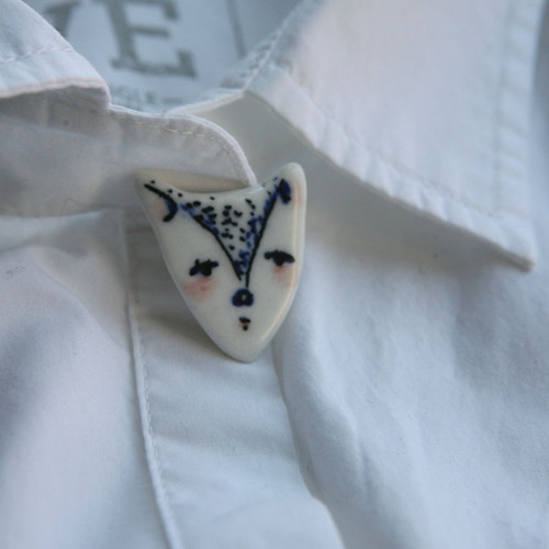 Kamarádi II (porcelánová brož) — foto 1