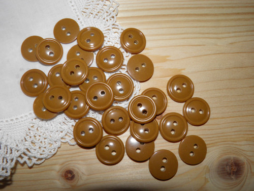 Hnědé knoflíky