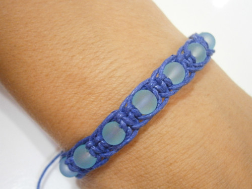 Modrý skleněný náramek (macramé/shamballa) — foto 1