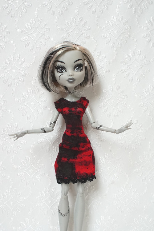 Letní šaty pro Monster High — foto 1
