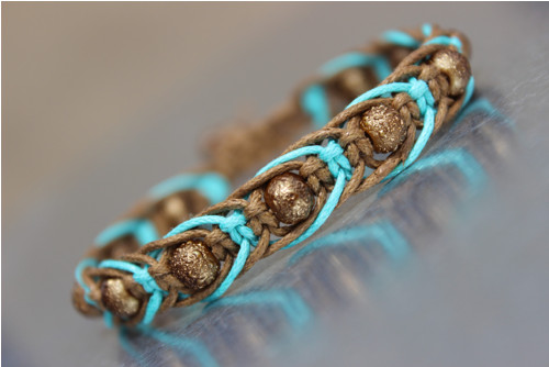 Mé tajemství.. Náramek macramé/shamballa — foto 1