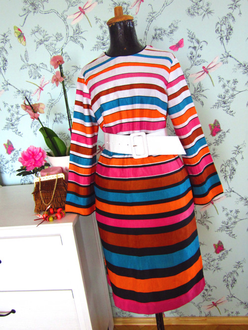 Šaty colored stripes — foto 1