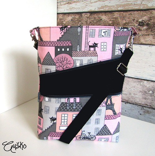 Crossbody, jsem kočka (v Paříži) — foto 1