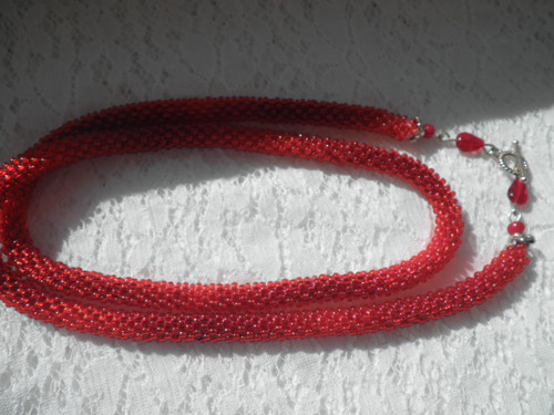 Červený lariat — foto 1