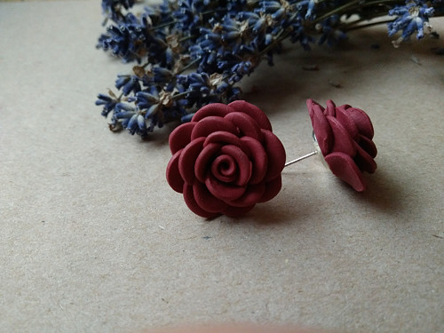 Purpurové růže do uší- pecky — foto 1