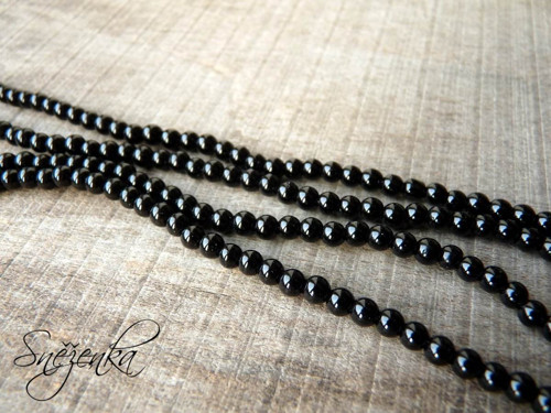 Přírodní minerál černý, kulička 4 mm, 10 ks