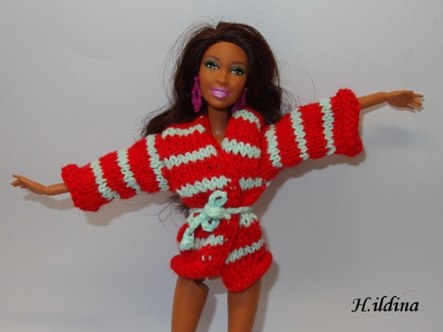 Svetr, kabátek na panenku Barbie