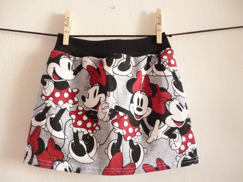 Sukýnka s Minnie — foto 1