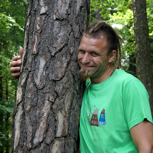 Zelené triko s městečkem XL — foto 1