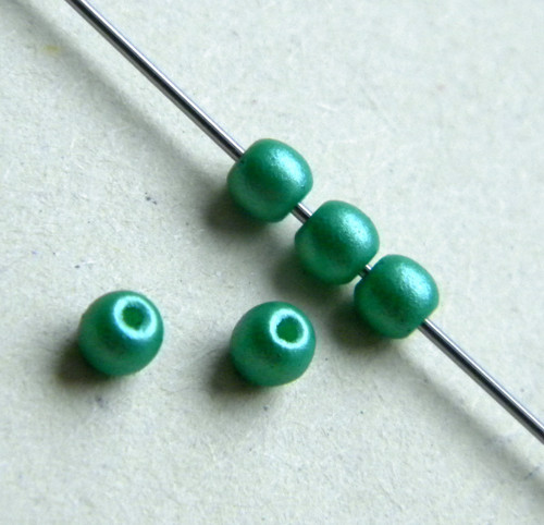 Skleněné korálky zelené 3 mm - 100 ks