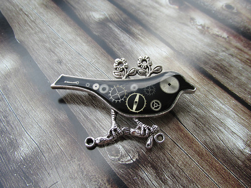 STEAMPUNKOVÝ PTÁČEK černý, brož — foto 1