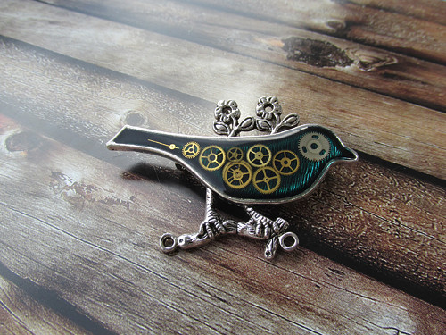 STEAMPUNKOVÝ PTÁČEK smaragdový, brož — foto 1