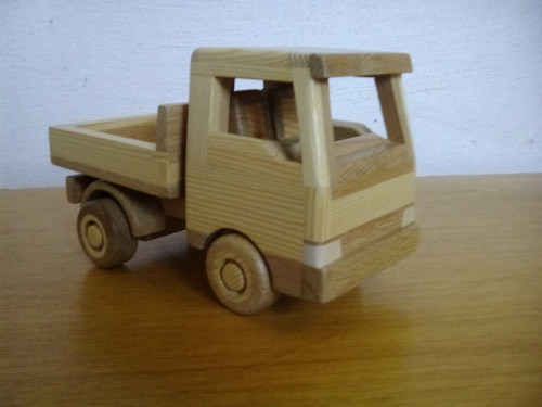 Dřevěné auto — foto 1