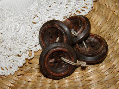 Hnědé knoflíky — foto 1