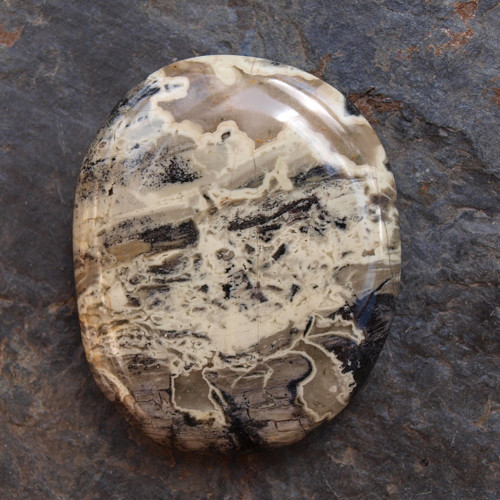 Jaspis , placka 42 x 34 mm — foto 1