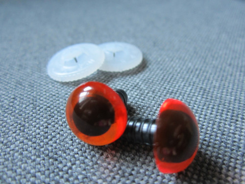 Bezpečnostní oči, jantarová barva, 12mm