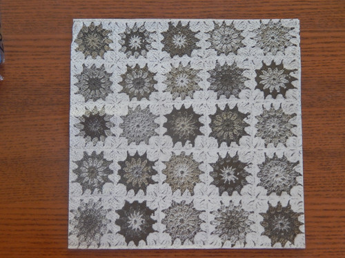 Ubrousek na decoupage - háčkovaný černobílý