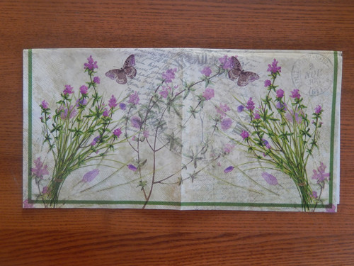 Ubrousek na decoupage - fialové květy s motýlkem